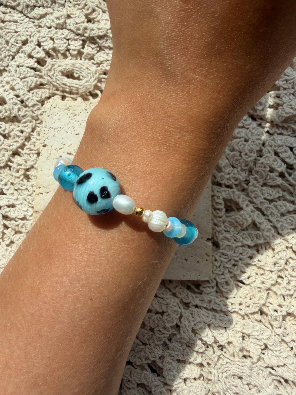BLUE BERRY - vergoldetes Perlenarmband