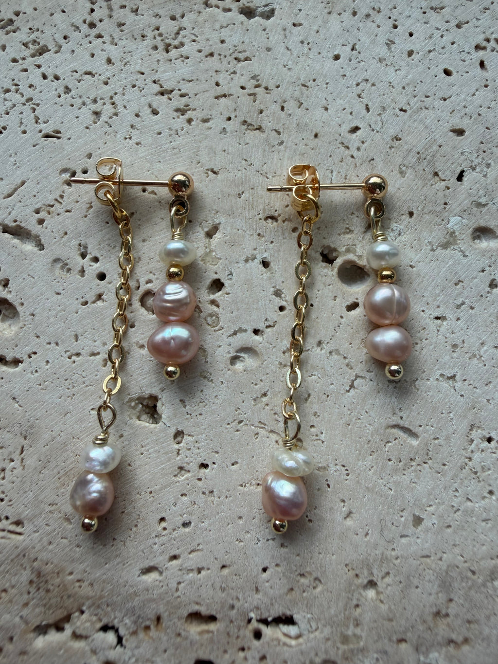 ROSE PEARL - vergoldete Perlenohrstecker