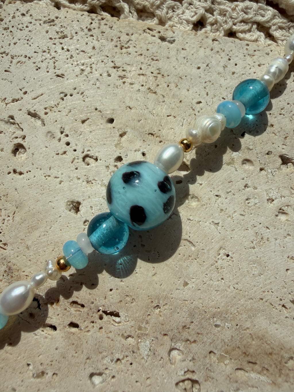 BLUE BERRY - vergoldetes Perlenarmband