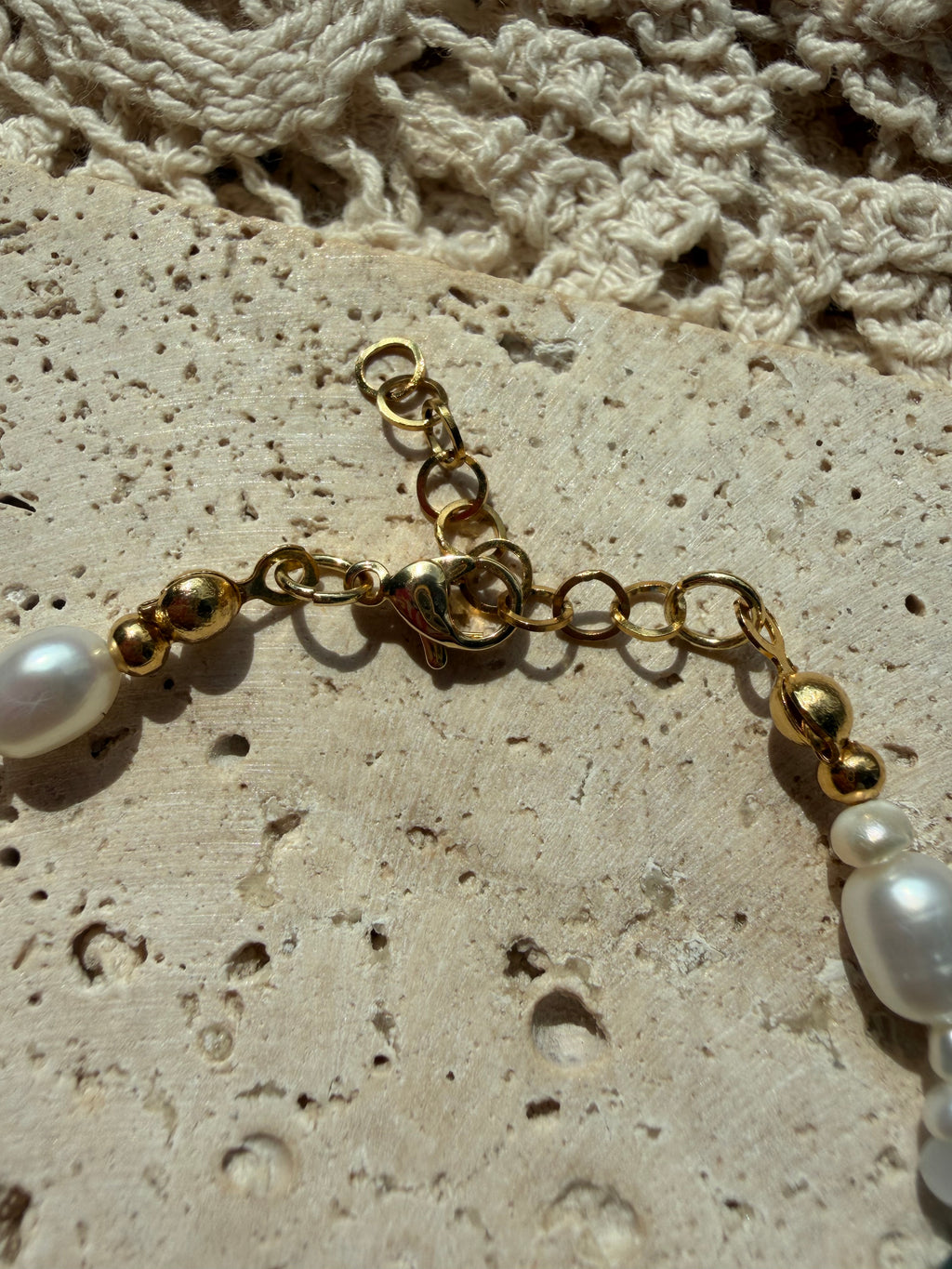 GOLDEN IVY - vergoldetes Perlenarmband