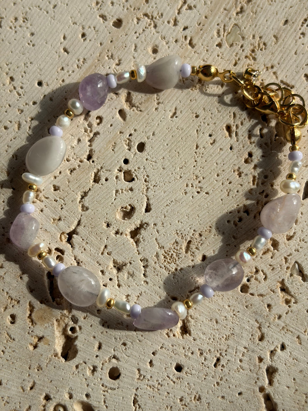LILY - Amethyst Perlenarmband