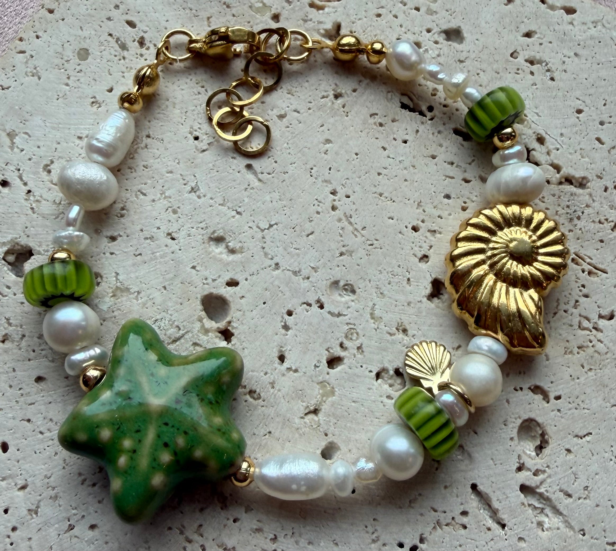 GREEN SHELL - Perlenarmband