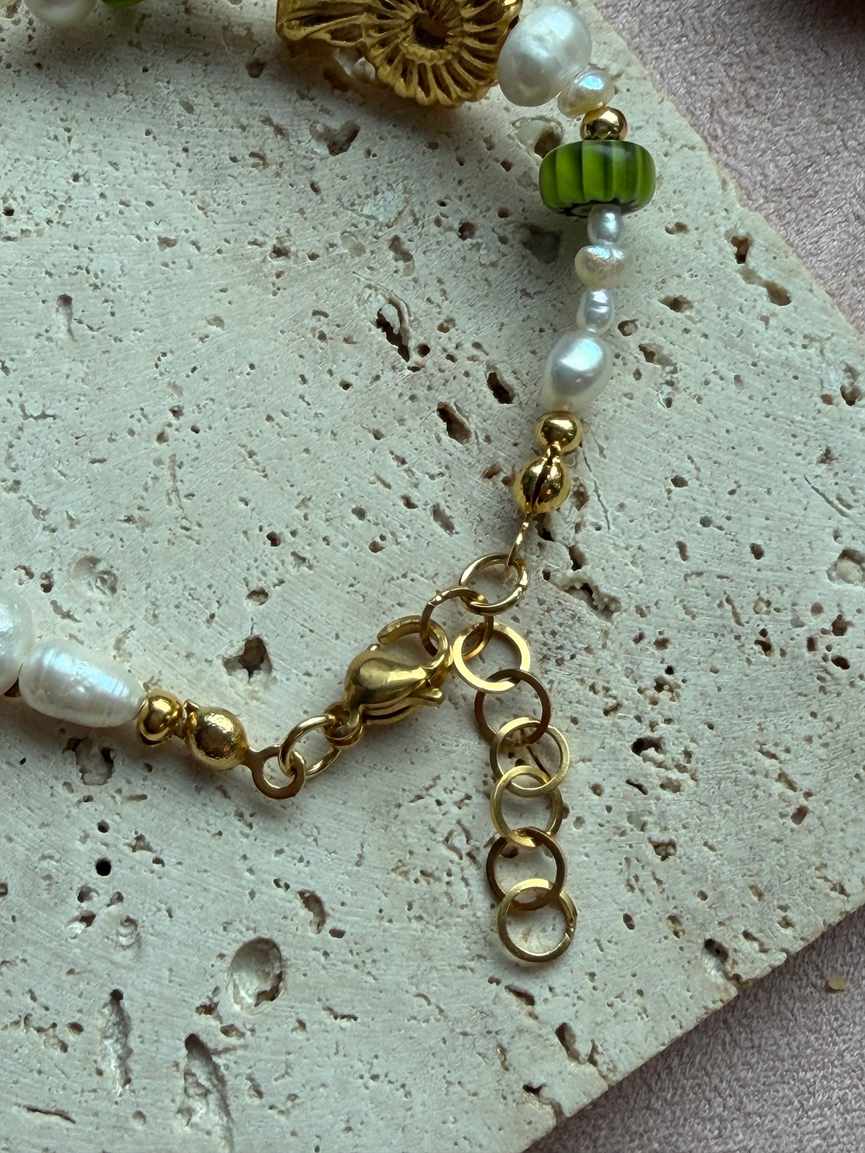 GREEN SHELL - Perlenarmband